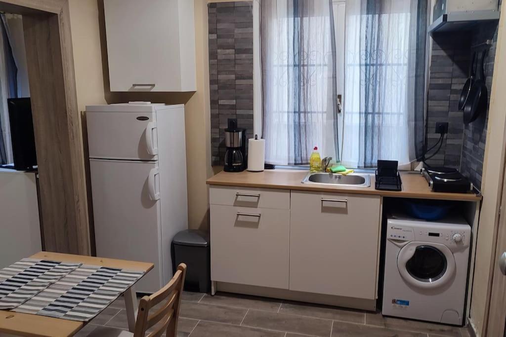 Kostas Appartment Thessalonique Extérieur photo